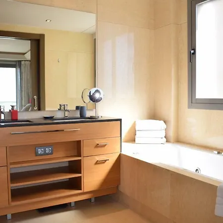 Arryanes Del Golf Deluxe Lägenhet *